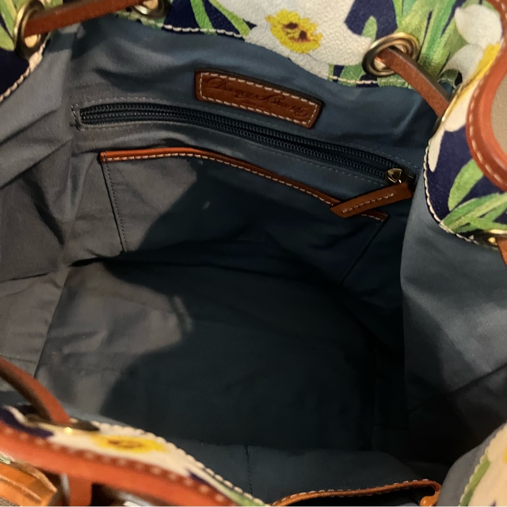 DOONEY and BOURKE Daffodil Drawstring Flower Floral Tassel Bucket Bag - Picture 10 of 13